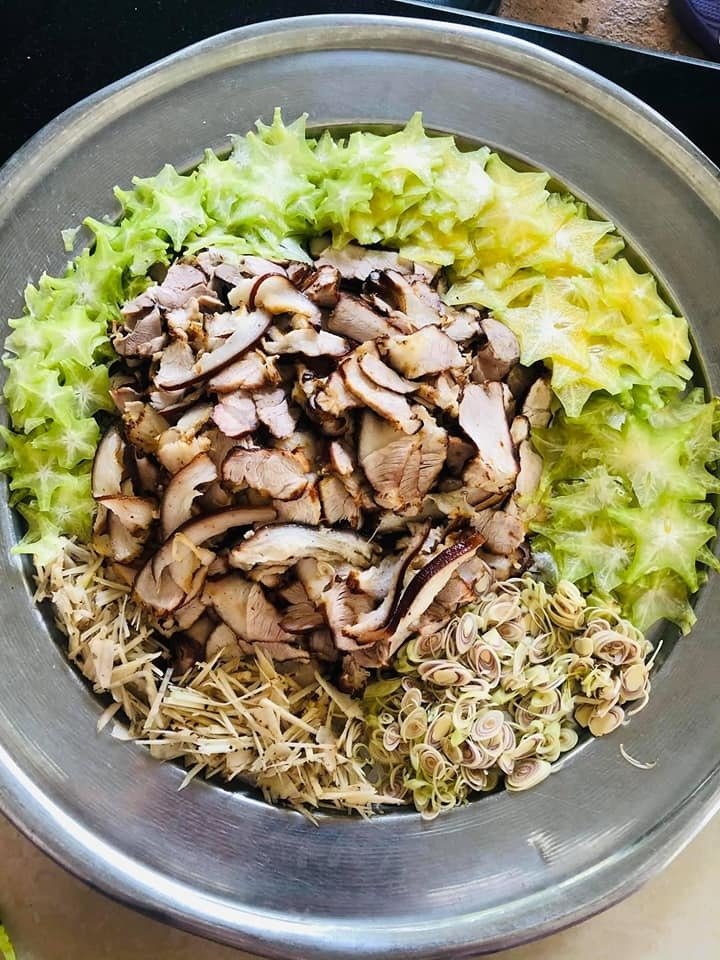 Món nem tên lạ làm từ chân giò thui rơm, thơm 'nức xóm' ở Ninh Bình