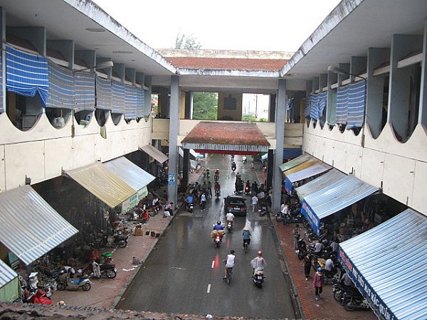 Không nên đi chợ quá sớm