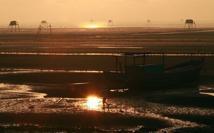 Ngày mới sang ánh bình minh rực rỡ Ngày mới sang ánh bình minh rực rỡ