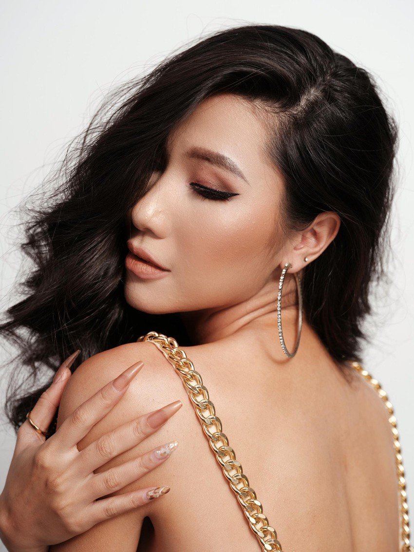 Nhan sắc nữ tiếp viên trưởng vào Top 70 Hoa hậu Hoàn vũ Việt Nam ảnh 4