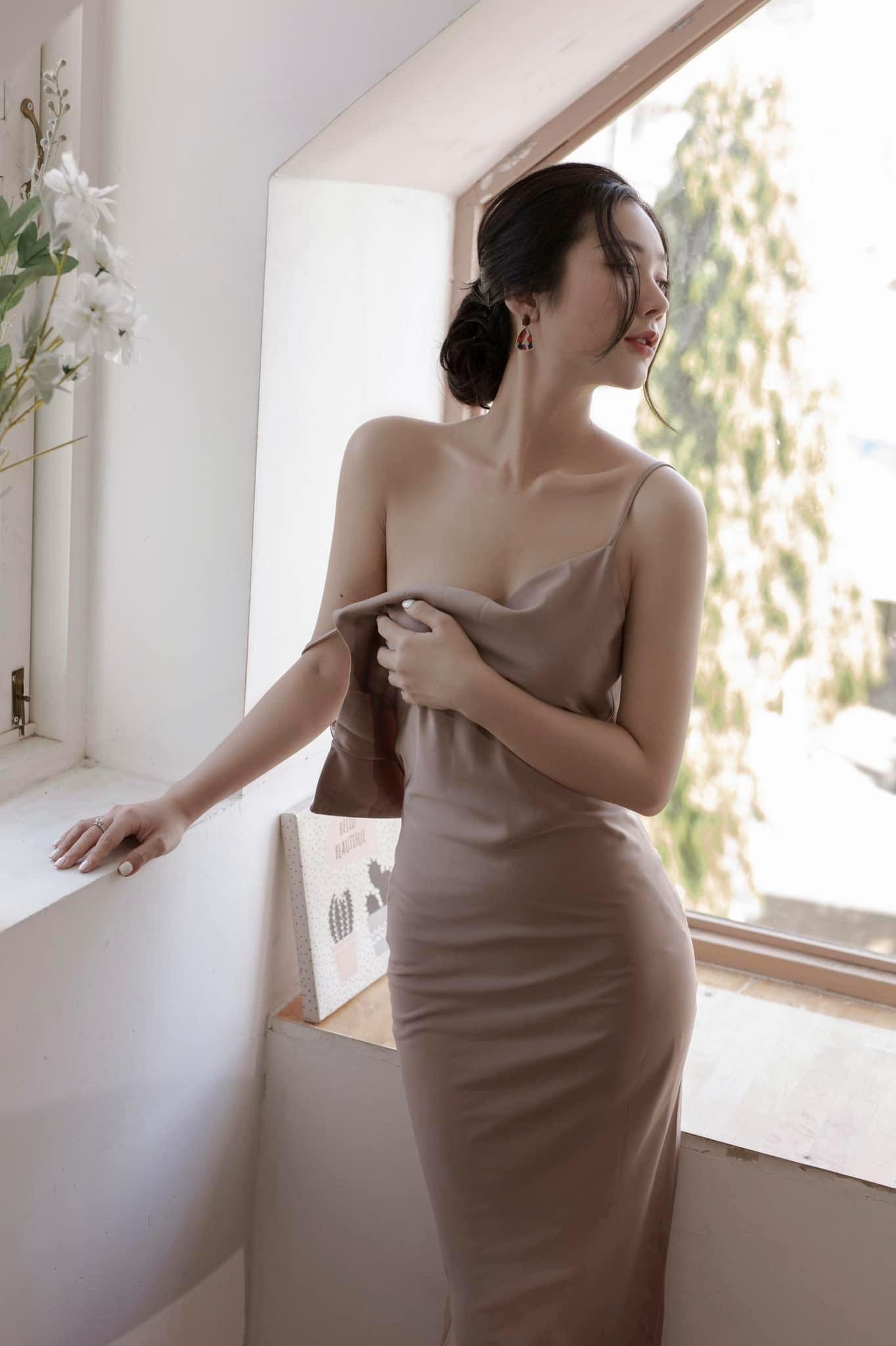 9X Nam Định mặc váy lụa quyến rũ, nhiều thanh niên Trung Quốc xin "trồng cây si" - 5