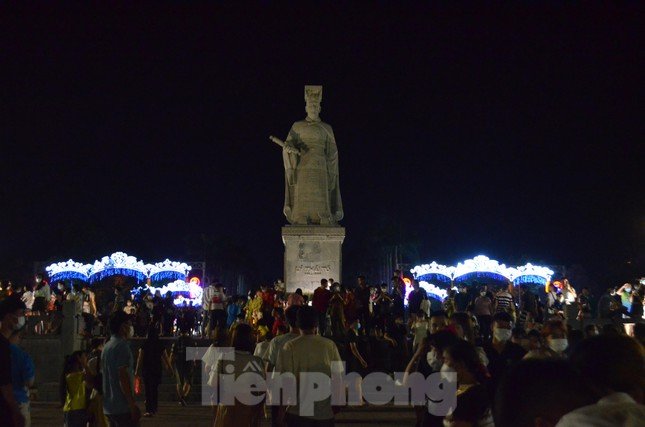 Bắc Ninh: Quan họ mượt mà, tưng bừng pháo hóa ảnh 2