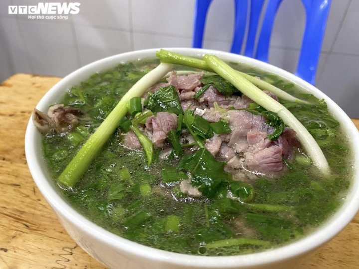Chỉ mở buổi sáng, quán phở 70 tuổi vẫn bán hết veo hơn 300 bát - 5