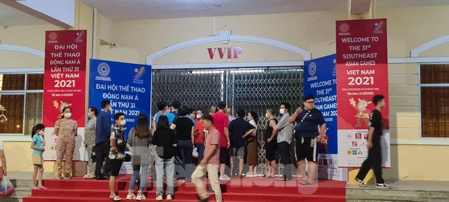 Sân Thiên Trường thết ‘tiệc’ bóng đá trong sân, tiệc ẩm thực ngoài sân ảnh 20