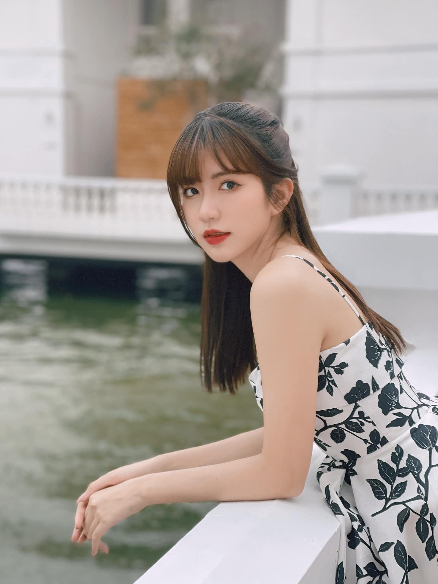 Vân Vân ‘Ba Chấm’ xinh mọi góc nhìn trong 'Thương ngày nắng về' là ai? - ảnh 7