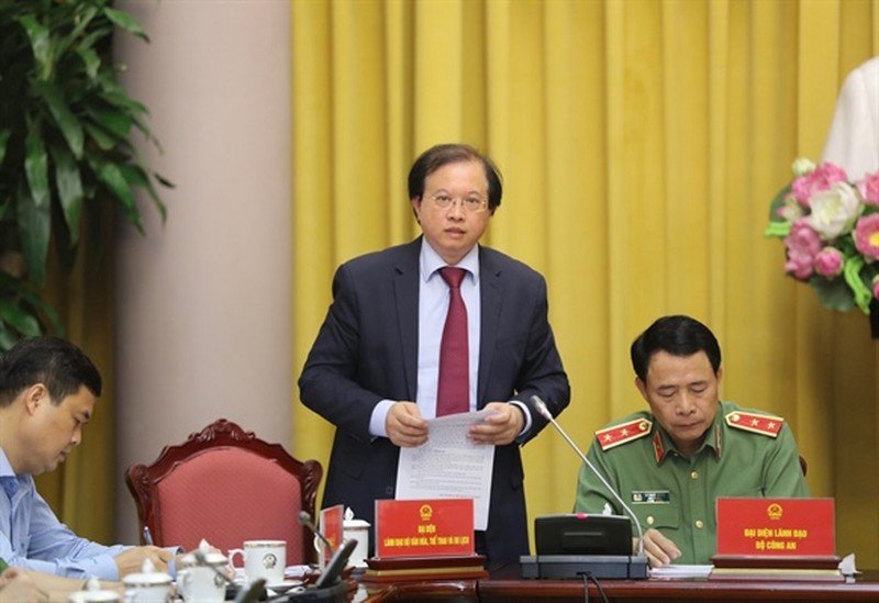 Thứ trưởng Bộ Văn hóa, Thể thao và Du lịch Tạ Quang Đông tại cuộc họp báo sáng 5/7. 