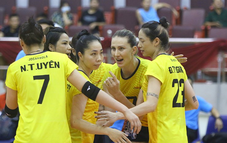 Hot girl bóng chuyền Thu Hoài đoạt giải hoa khôi, Thái Bình nhận thưởng lớn - 1