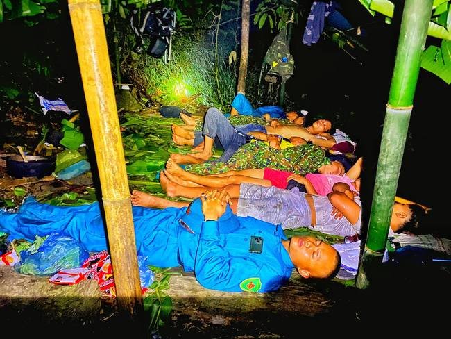 Chàng trai đi bộ xuyên Việt không đồng - Ảnh 6.