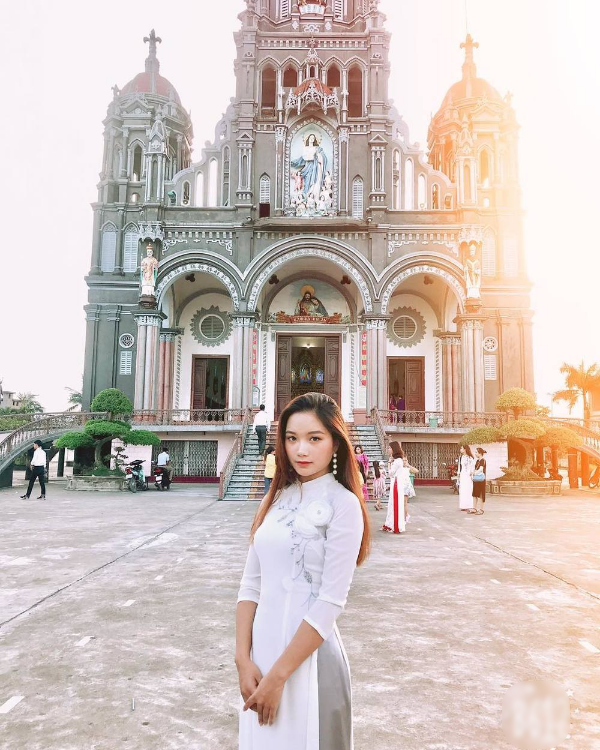 Rất nhiều người thường xuyên tới đây chụp ảnh (Ảnh: @_19960811)