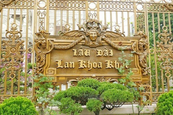 Lâu đài Lan Khoa Khuê.