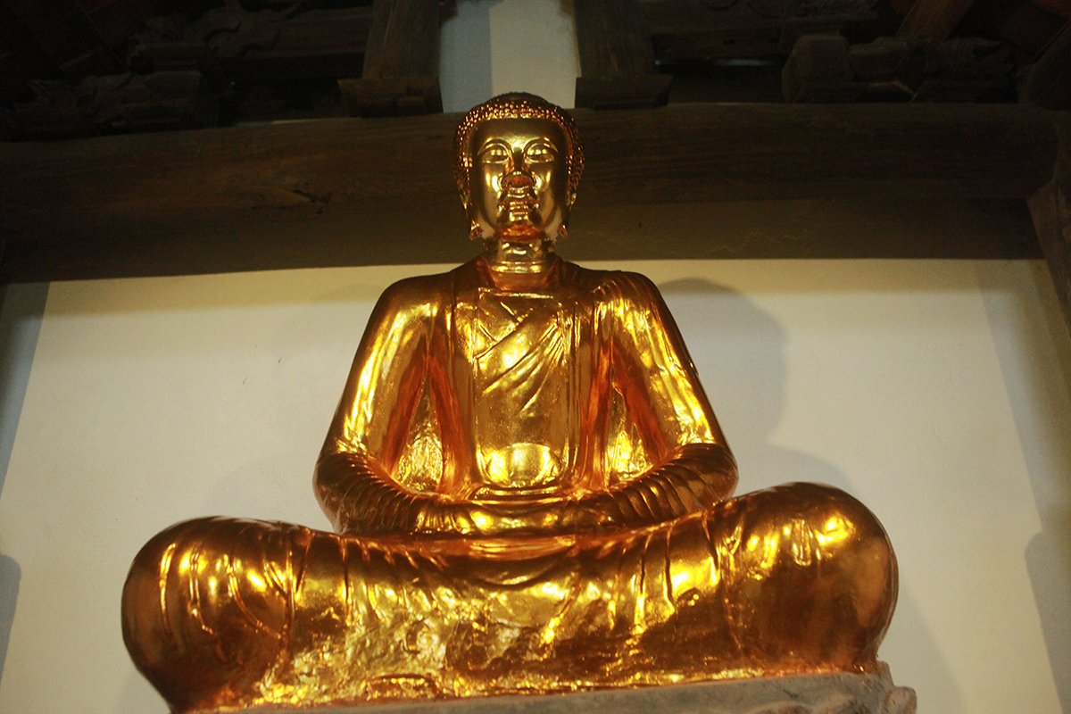 Ảnh: Chiêm ngưỡng tượng đá dát vàng vô cùng quý hiếm - 3