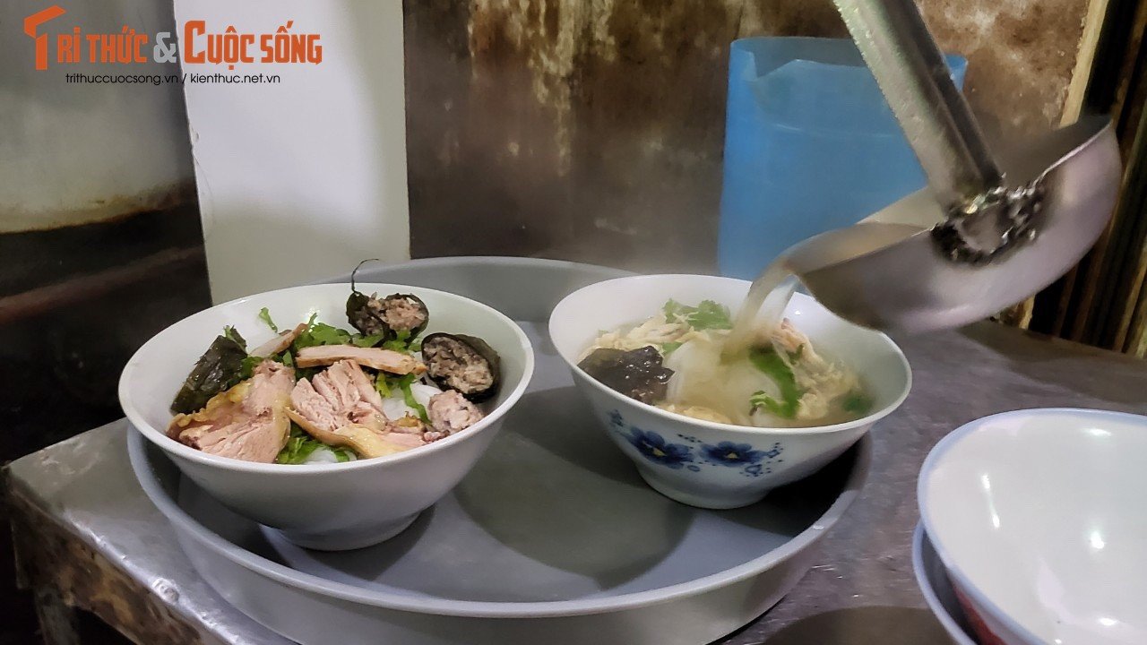 Quan pho 5.000 dong giua Thanh Nam gan 20 nam khong tang gia-Hinh-7