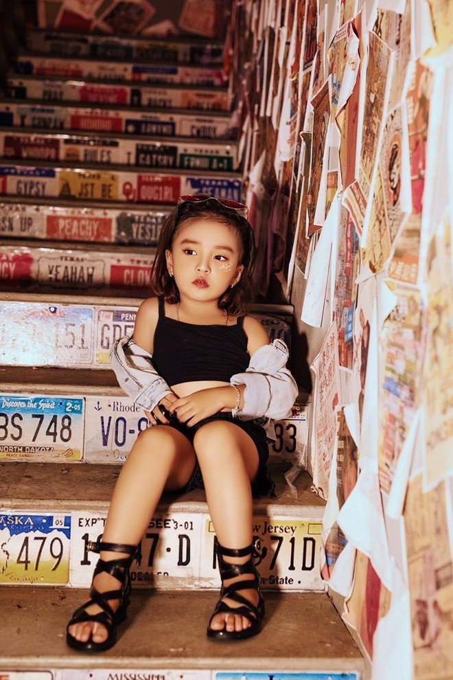 Bé gái Nam Định trời phú gương mặt xinh đẹp, 5 tuổi tự bắt xe lên phố thi mẫu nhí - Hình 4