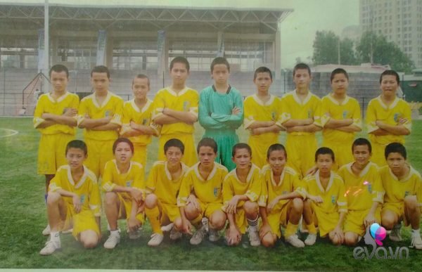 Bố Đoàn Văn Hậu kể về món quà con trai tặng khi giành giải thưởng đầu tiên năm 12 tuổi - 4