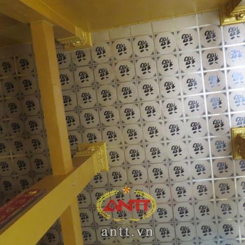 Các chữ Phúc trên trần