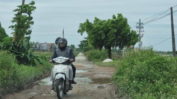 Thái Bình: Đường liên xã xuống cấp nghiêm trọng, đầy rẫy bẫy người đi đường 2