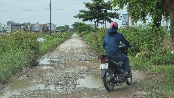 Thái Bình: Đường liên xã xuống cấp nghiêm trọng, đầy rẫy bẫy người đi đường 3