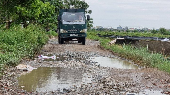 Thái Bình: Đường liên xã xuống cấp nghiêm trọng, đầy rẫy bẫy người đi đường 1