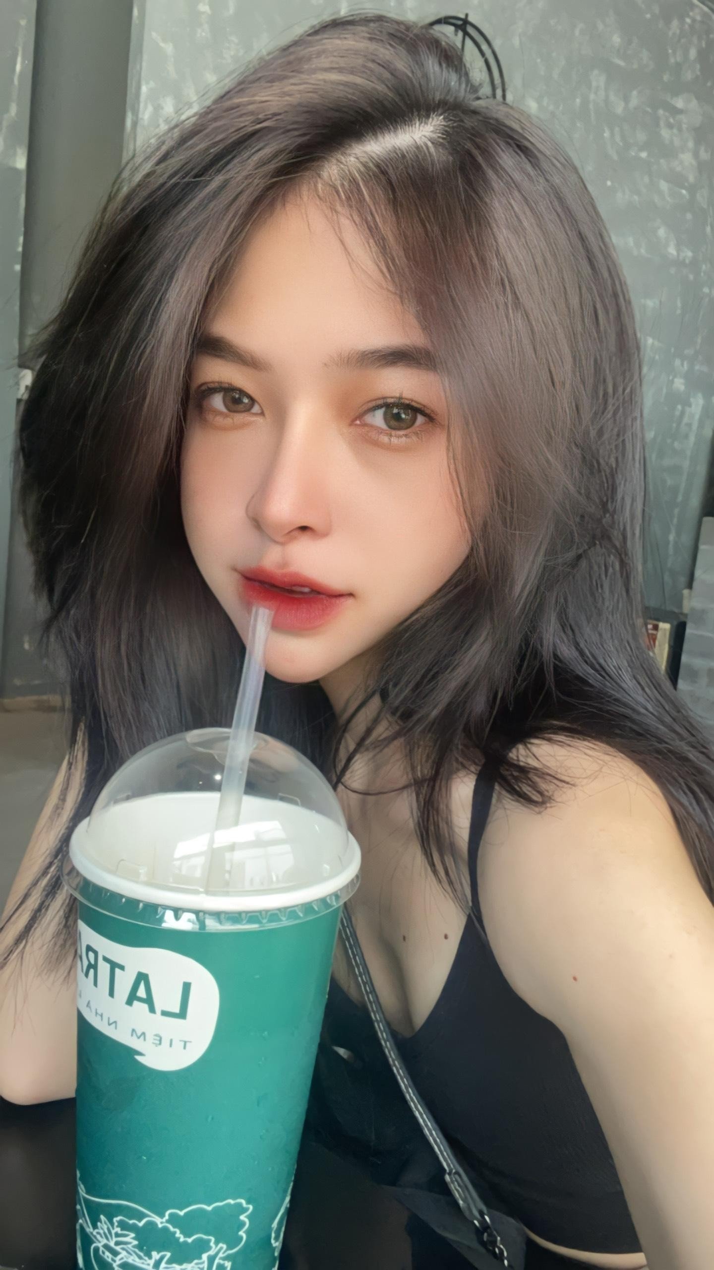 Người mẫu ảnh Yến Nhi gây ấn tượng bởi gương mặt V line và thân hình ‘em bé’ đầy cuốn hút ảnh 3