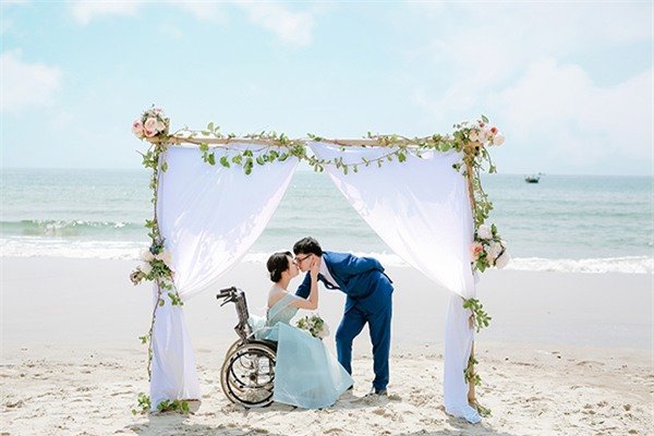 chuyen tinh ngot ngao cua chang trai thai binh dem long yeu co gai ngoi tren chiec xe lan - 3