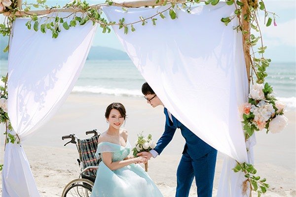 chuyen tinh ngot ngao cua chang trai thai binh dem long yeu co gai ngoi tren chiec xe lan - 6