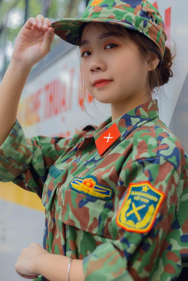 Cô gái quê lúa Thái Bình chinh phục Đại học Văn hóa Nghệ thuật Quân đội ở tuổi 16 ảnh 1