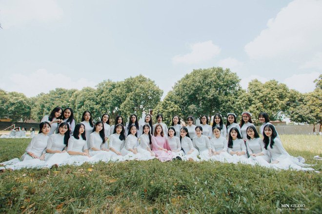 Lớp học ở Ninh Bình với 100% gái xinh, mấy anh chàng lớp bên cứ gọi là 5 phút ghé qua một lần để ngắm trộm - Hình 1