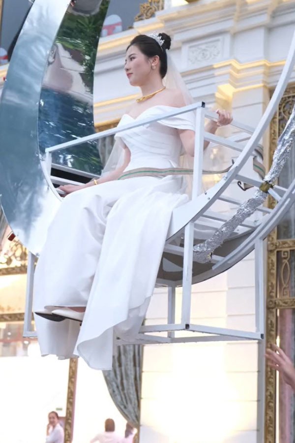 Không khác gì tiên nữ trên cung trăng. (Ảnh: Chụp màn hình TikTok P.) Không khác gì tiên nữ trên cung trăng. (Ảnh: Chụp màn hình TikTok P.)