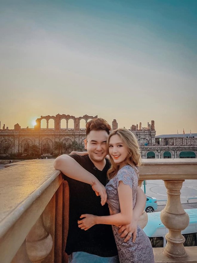 Ở phố là "hotgirl sang chảnh", về quê Xoài Non cũng phải xắn tay áo rửa bát như ai - Ảnh 1. Ở phố là "hotgirl sang chảnh", về quê Xoài Non cũng phải xắn tay áo rửa bát như ai - Ảnh 1.