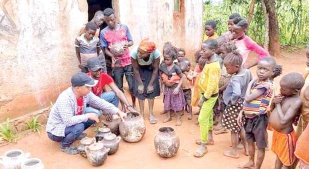 Trai làng quê lúa Thái Bình giúp nông dân châu Phi trồng củ cải to bự, bảo quản hạt giống trong chum, vại - Ảnh 4. Trai làng quê lúa Thái Bình giúp nông dân châu Phi trồng củ cải to bự, bảo quản hạt giống trong chum, vại - Ảnh 4.