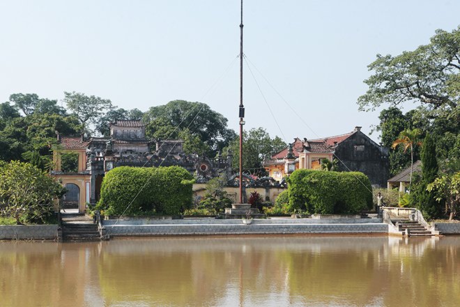 Ngôi đình cổ bằng đá xanh còn lại duy nhất ở Việt Nam - 1