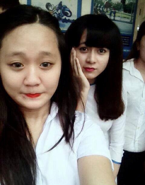 Cô giáo 9x, Cô giáo xinh đẹp, Cộng đồng mạng