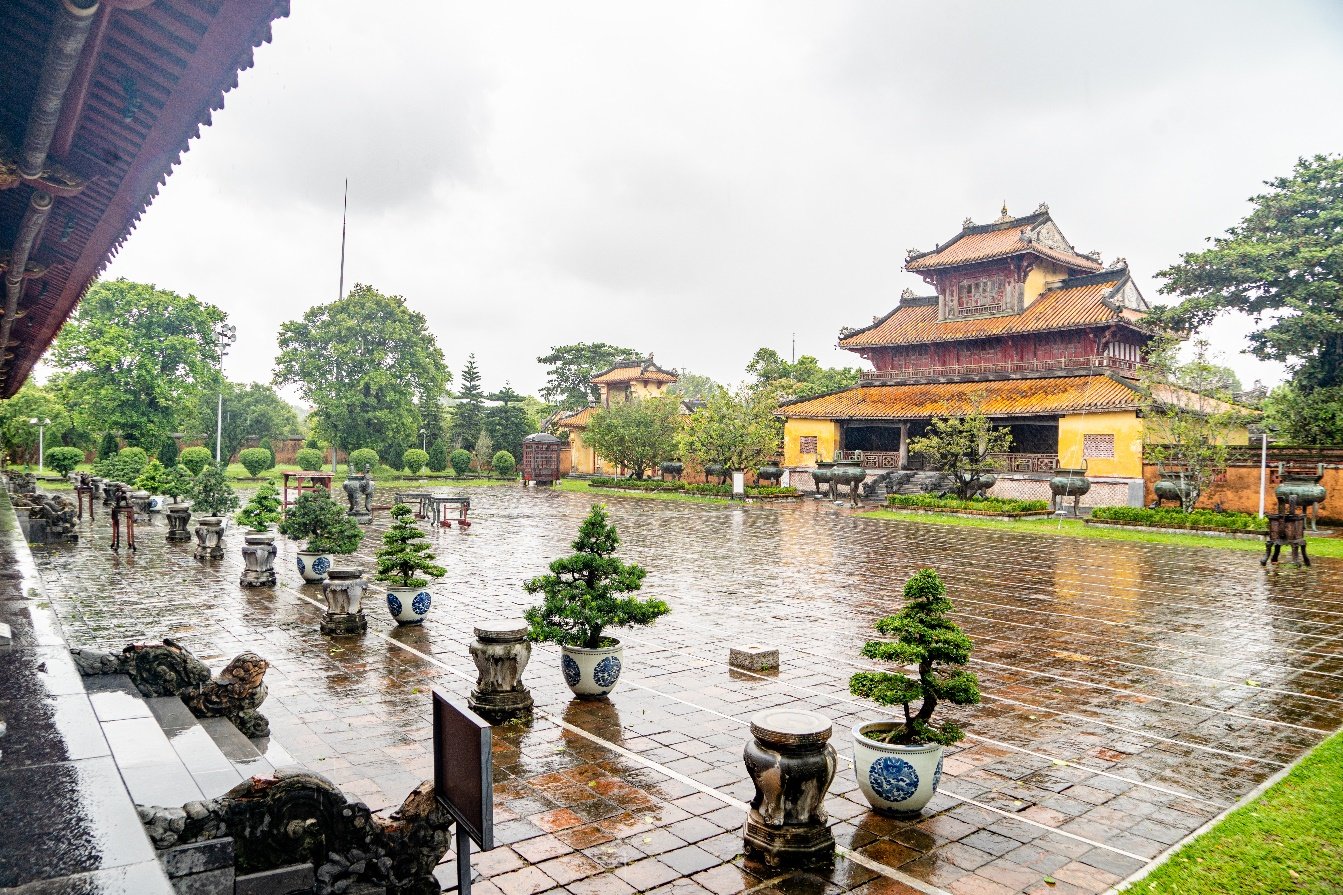 Cố đô Huế đứng vững trước bão lớn, đón du khách trở lại vào chiều nay - Hình 11