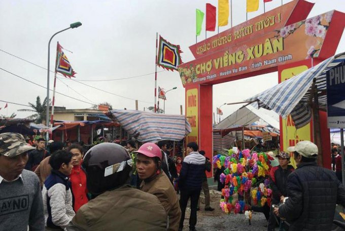 Chợ Viềng Phù Giầy (xã Kim Thái, huyện Vụ Bản, Nam Định). (ảnh: Người Lao Động)