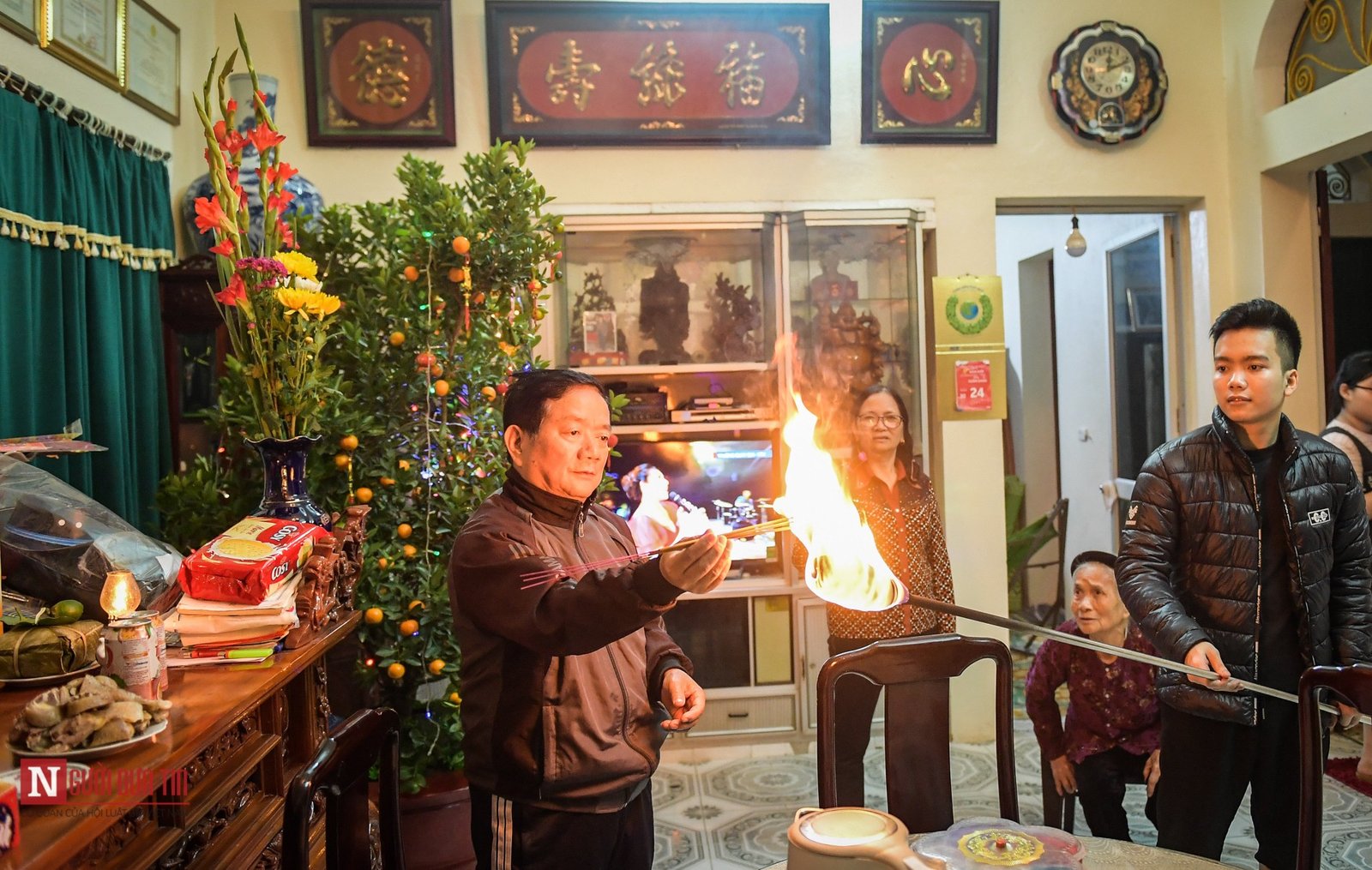 Tin nhanh - Nam Định: Độc đáo tục lệ “lấy lửa” cầu may đêm Giao thừa (Hình 18).