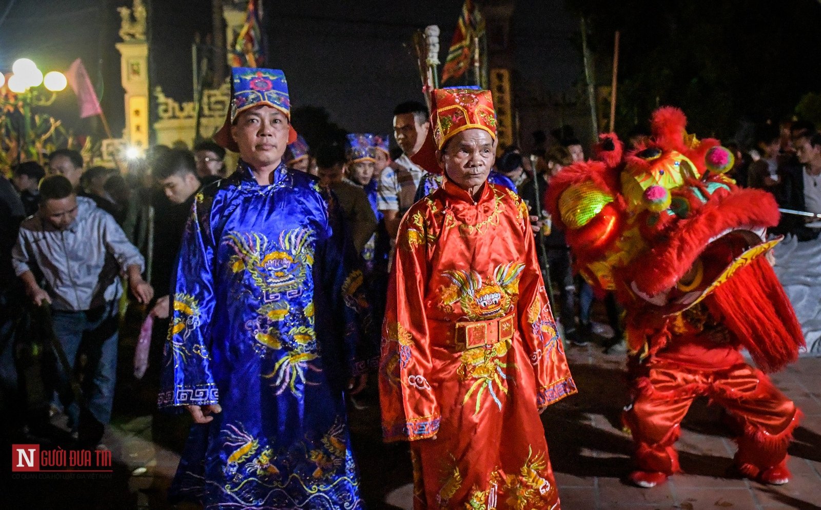 Tin nhanh - Nam Định: Độc đáo tục lệ “lấy lửa” cầu may đêm Giao thừa (Hình 8).