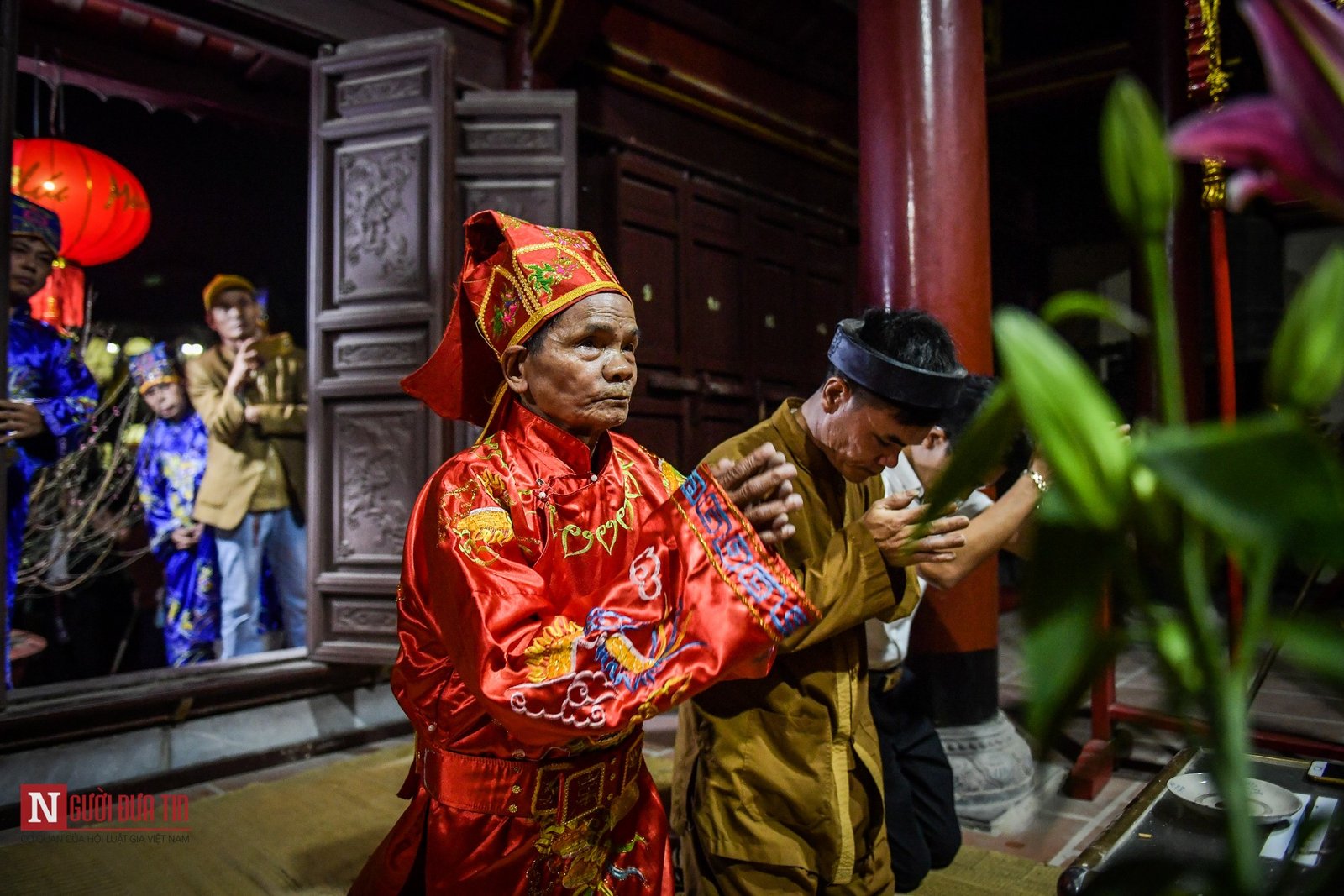 Tin nhanh - Nam Định: Độc đáo tục lệ “lấy lửa” cầu may đêm Giao thừa (Hình 10).