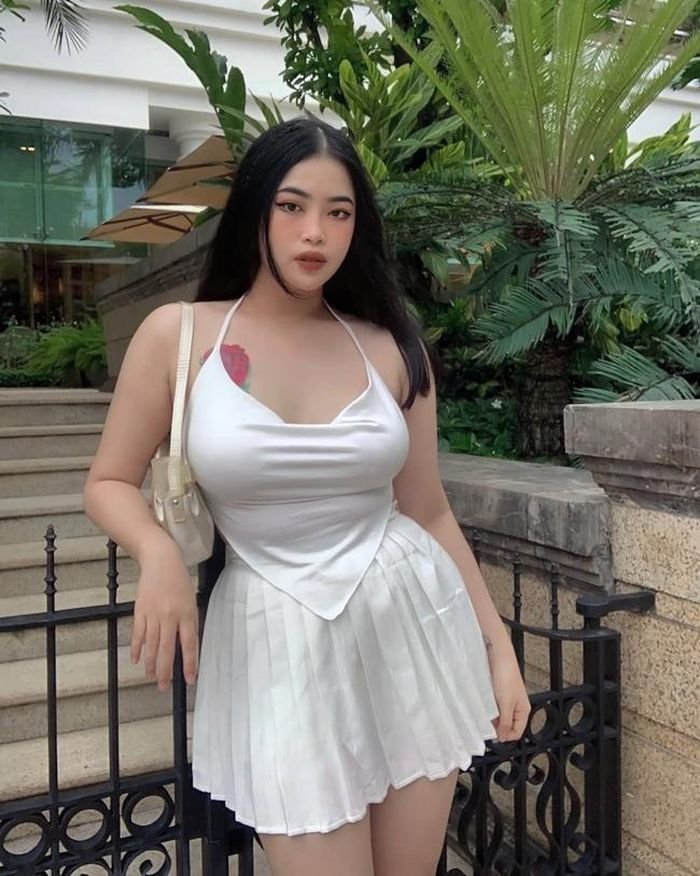 3 ‘nàng béo xinh nhất Việt Nam’ lên đồ bó chẽn cực quyến rũ - ảnh 9