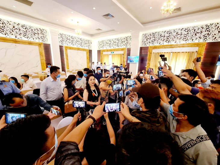 Bình Dương lại đề nghị nhập vụ án bà Phương Hằng về TP.HCM - Ảnh 1. Bình Dương lại đề nghị nhập vụ án bà Phương Hằng về TP.HCM - Ảnh 1.