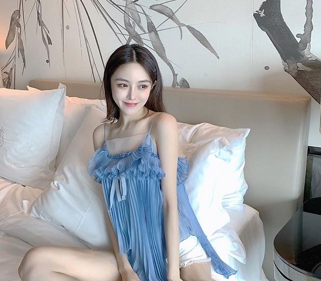 Chị em toàn mặc mát mẻ ở nhà thế này, khách đến chơi không kịp trở tay - Hình 12