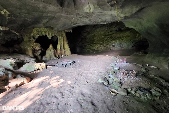 Lạ lùng 3 ngôi mộ cổ với hài cốt nằm co trong hang động ở Ninh Bình - 6