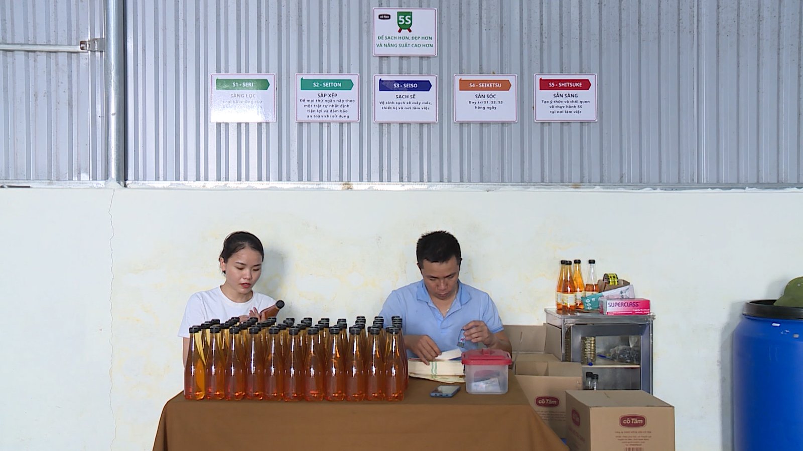 Bỏ phố chàng kỹ sư về làng xây dựng thương hiệu giấm mơ trà xanh cổ truyền Bách Cốc - Ảnh 2. https://danviet.vn/chang-thanh-nien-bo-viec-ky-su-lam-giau-nho-gom-dat-trong-thu-qua-la-tim-lim-20230128215944233.htm