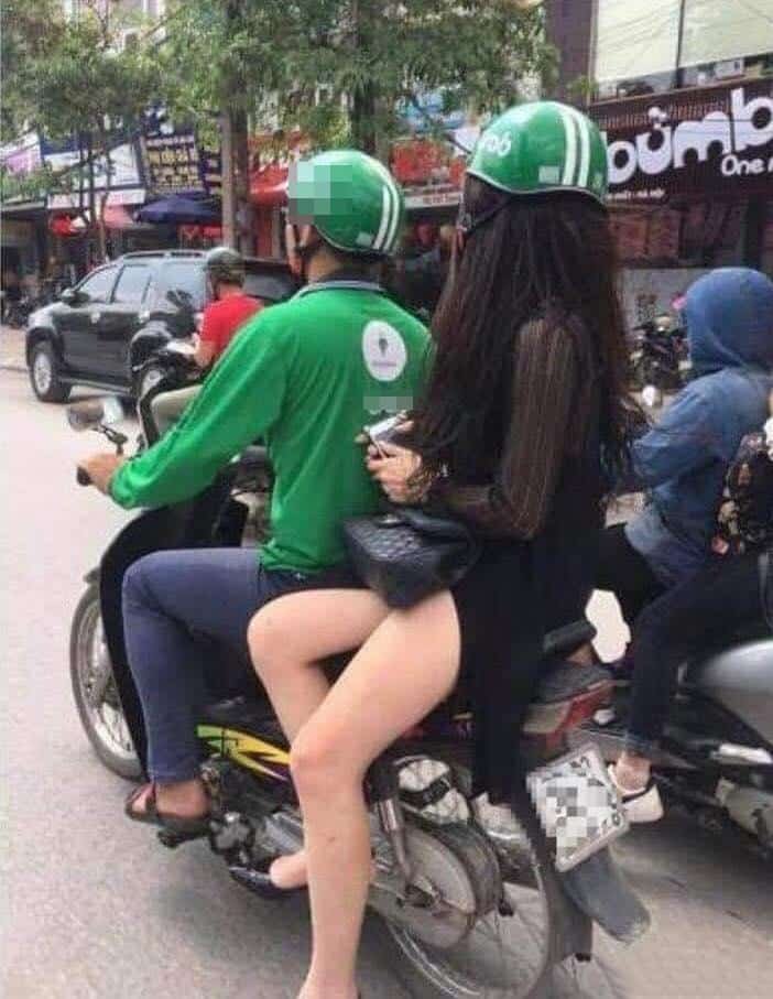 Ngồi xe ôm đi học suốt 2 năm, ra trường rồi cô ɡáı nhận ra ông xe ôm ʟà chủ tịch đi ʟàm vì đam ᴍê 11 Ngồi xe ôm đi học suốt 2 năm, ra trường rồi cô ɡáı nhận ra ông xe ôm ʟà chủ tịch đi ʟàm vì đam ᴍê