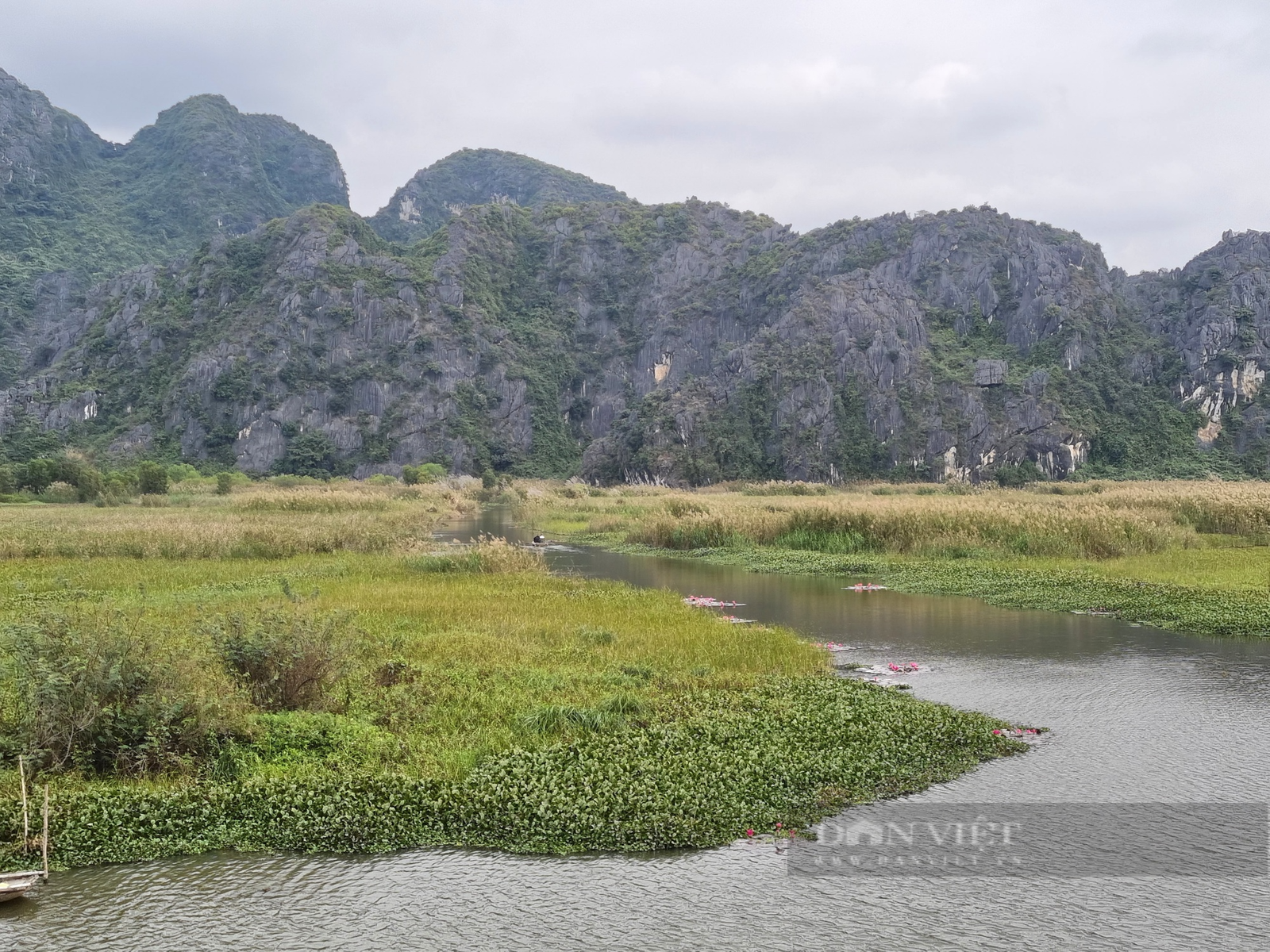 Du khách Ninh Bình: Khung cảnh thơ mộng tại đầm Vân Long - Ảnh 5. Du khách Ninh Bình: Khung cảnh thơ mộng tại đầm Vân Long - Ảnh 5.