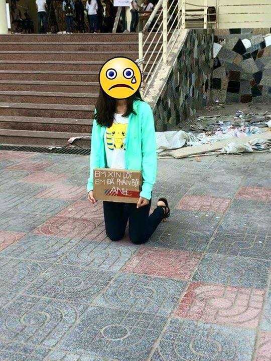 Nữ sinh quỳ gối giữa sân trường đại học xin người yêu tha thứ: "Em xin lỗi, em đã phản bội anh"