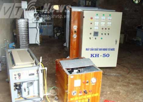 Những chiếc máy điều chế hydro do ông Khánh chế tạo