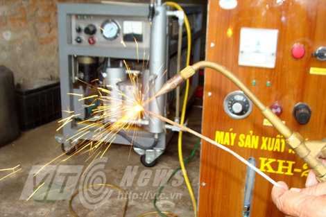 Ông Khánh dùng hydro để hàn xì