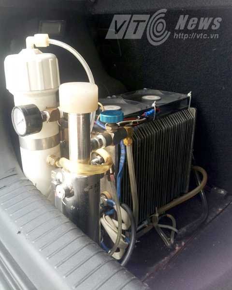 Chiếc máy điều chế hydro lắp trên ô tô để chạy thử nghiệm từ Hải Phòng lên Hà Nội