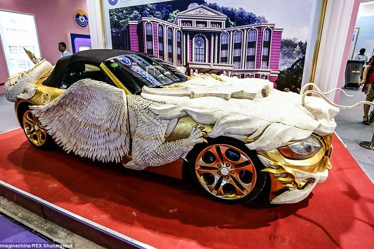 Sốc với siêu xe rồng bay dát 1.999 miếng vàng ròng - Hình 5