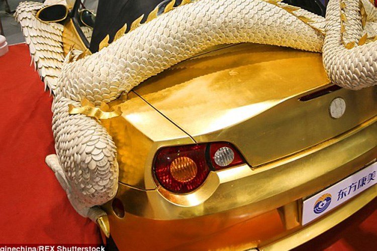 Sốc với siêu xe rồng bay dát 1.999 miếng vàng ròng - Hình 7